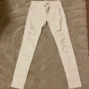 MNG Jeans, white size EUR 34, USA 2, skinny fit. Fits like almost size 0.